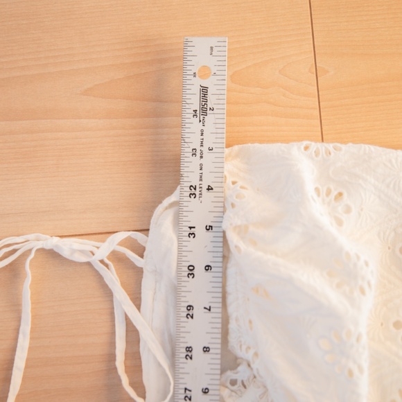 Pilcro Anthropologie Women’s Eyelet Puff Sleeve Romper Size M NWT - Picture 10 of 10